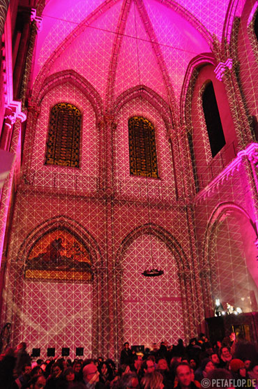 DSC_0060-3-370px-Peter-Schildwaechter-Light-Art-Installation-St-Aposteln-Cologne.jpg